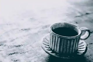 コーヒーのモノクロ写真