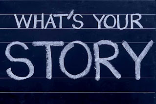 チョークで書かれた WHAT’S YOUR STORY